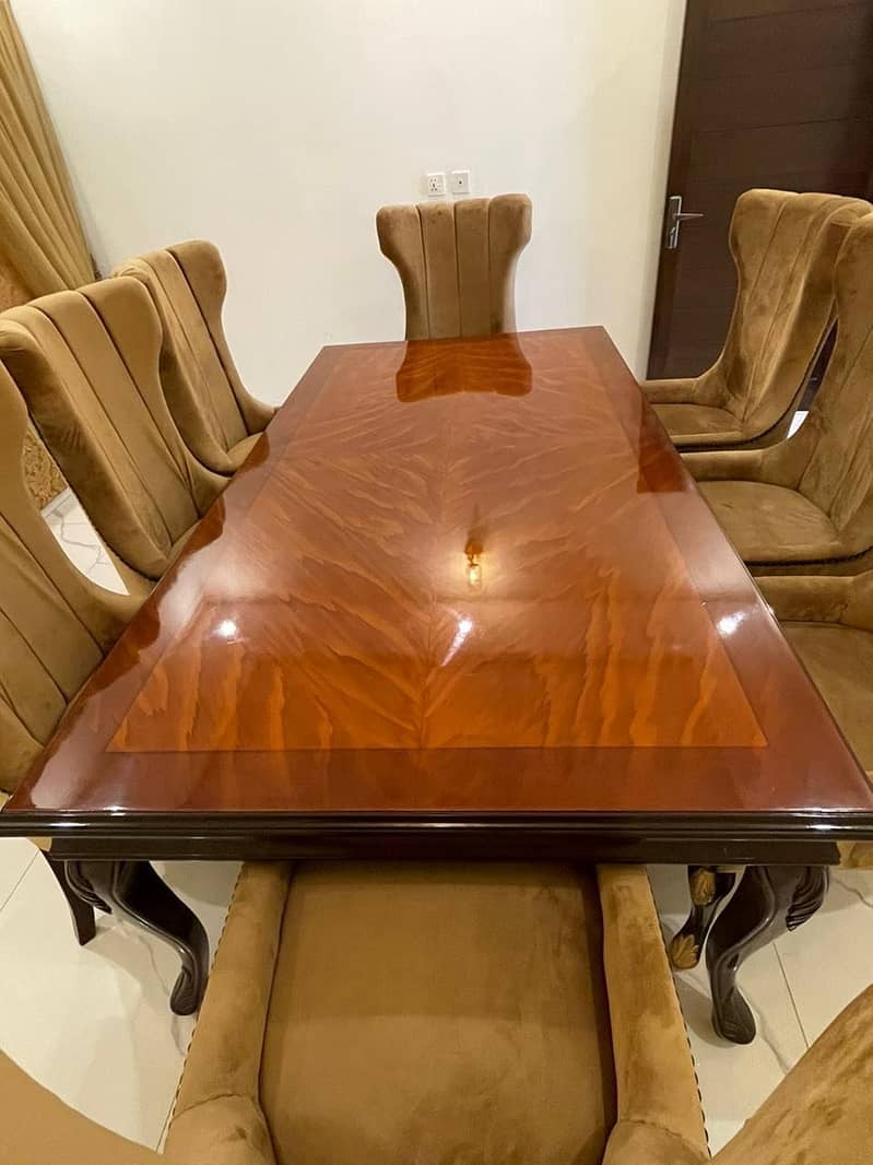 Dinning table 0