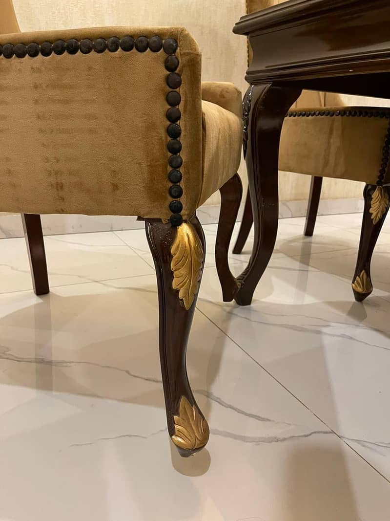 Dinning table 4