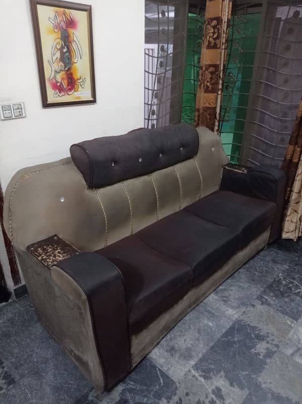 COMPLETE USED SOFA SET IS FOR URGENT SALE 8