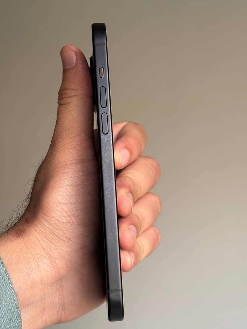 Iphone 15 plus | 128Gb | 100% Health | 10/10 | apple official warranty 2