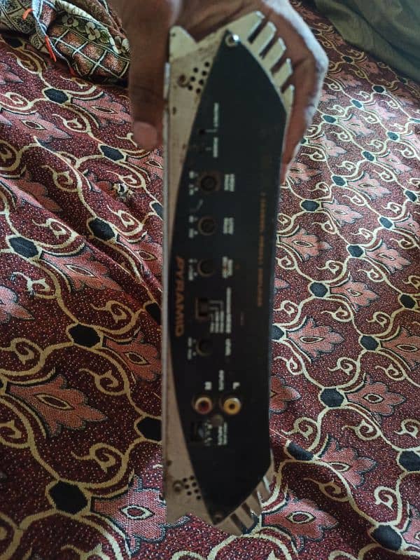 amplifier 0