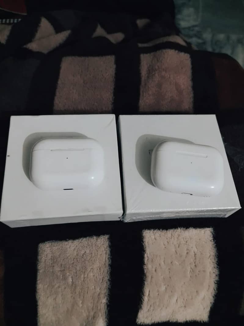 (2 pieces )Air buds / Air Pod pro 2 for sale 4