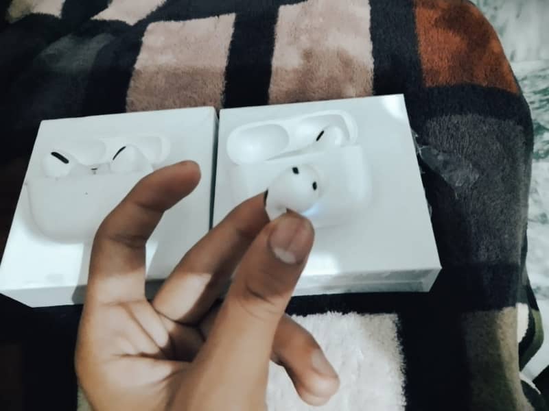 (2 pieces )Air buds / Air Pod pro 2 for sale 13