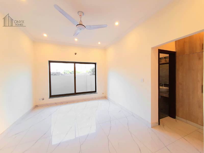 Proper Double Unit 1 Kanal House With Simple Interior 6