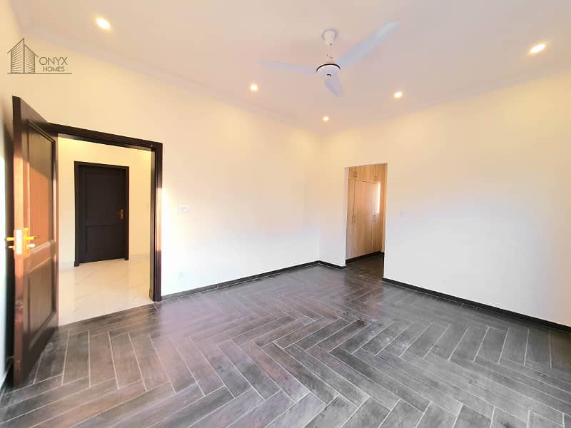 Proper Double Unit 1 Kanal House With Simple Interior 14