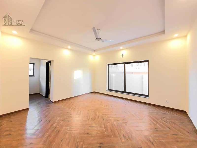Proper Double Unit 1 Kanal House With Simple Interior 17