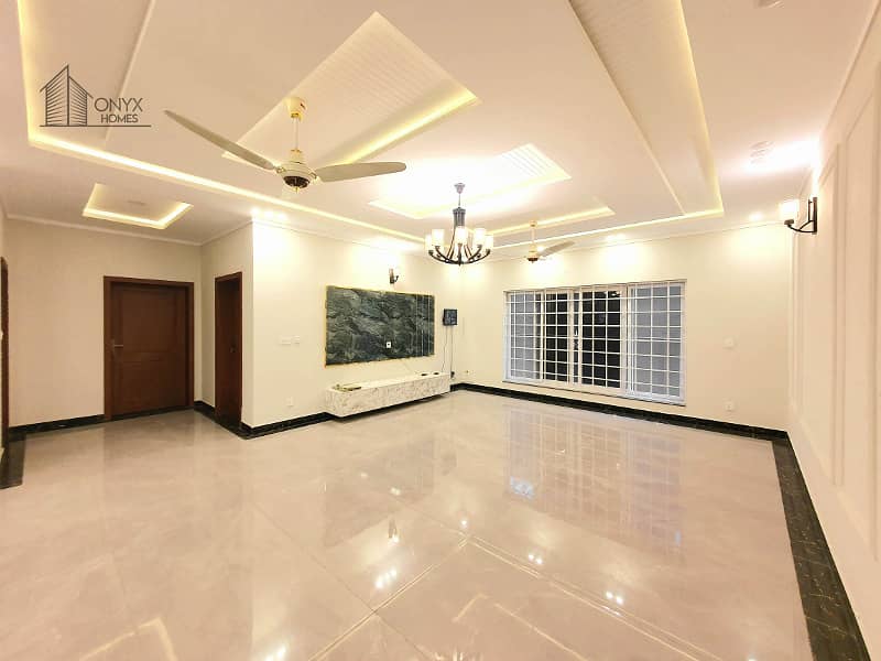 1 Kanal Double Unit 6 Bed House At Very Reasonable Price 6