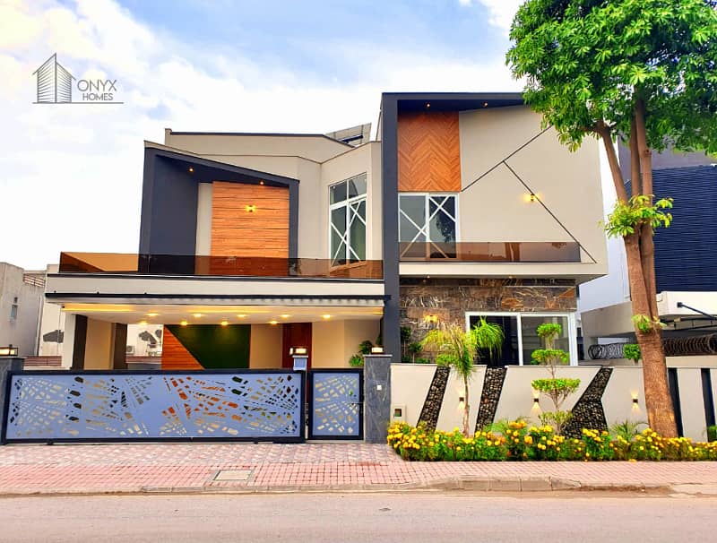 Designer 1 Kanal House With 15 KV Solar 0