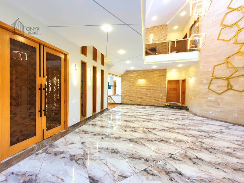 Designer 1 Kanal House With 15 KV Solar 9
