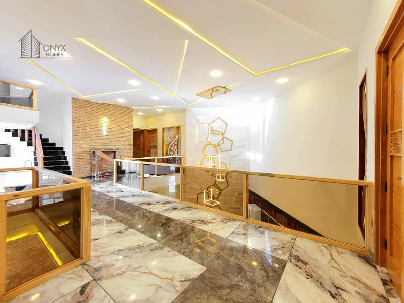 Designer 1 Kanal House With 15 KV Solar 30