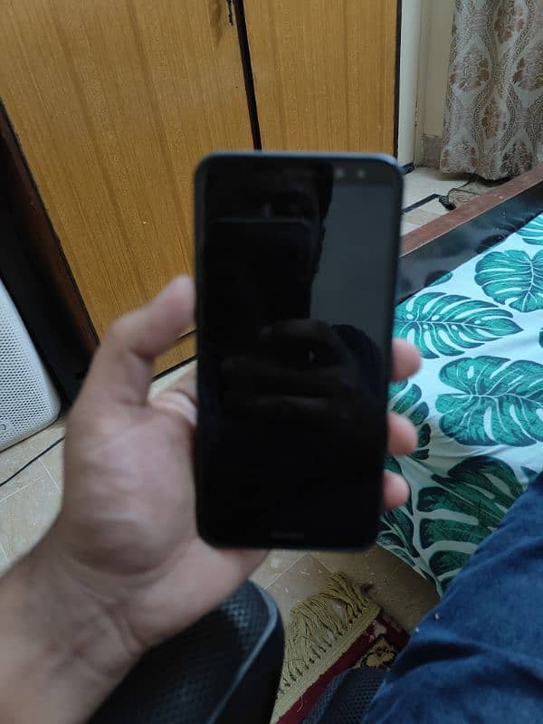 Huawei mate 10 lite only phone bulbul ka bacha jesa piece hai 0