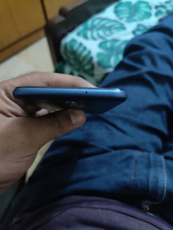 Huawei mate 10 lite only phone bulbul ka bacha jesa piece hai 4