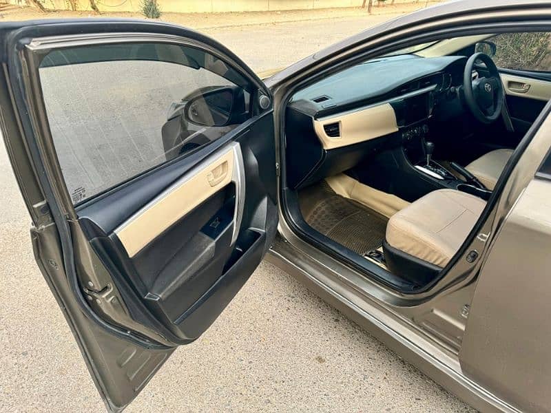 Toyota Corolla Altis 2016 Automatic 1.6 own engine 9