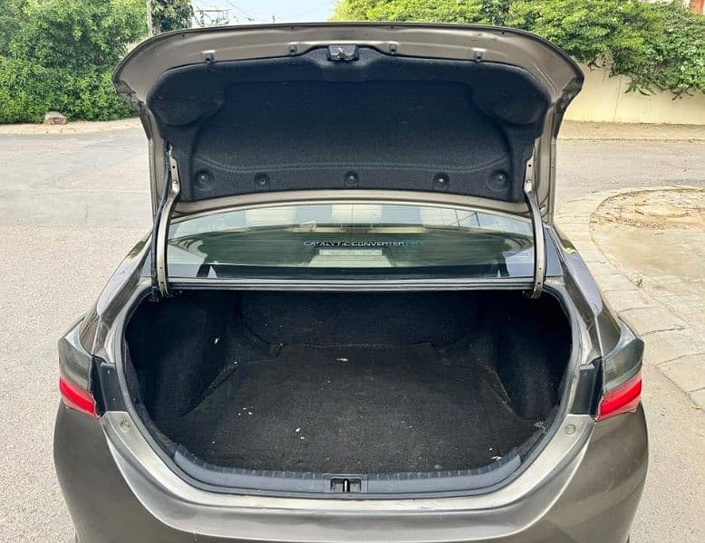 Toyota Corolla Altis 2016 Automatic 1.6 own engine 14
