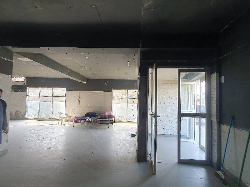Independent Commercial Building for Rent opposite Yasir Broast Near Shaukat Khanum 3