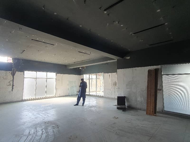 Independent Commercial Building for Rent opposite Yasir Broast Near Shaukat Khanum 7