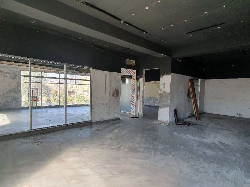 Independent Commercial Building for Rent opposite Yasir Broast Near Shaukat Khanum 8