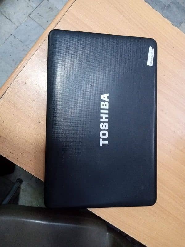 Toshiba laptop i3 condition behtreen and 4 /128SSD 1