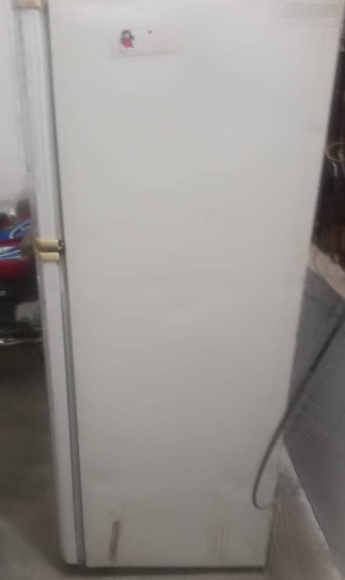 Fridge / Refrigerator in excelent condition for sale 1