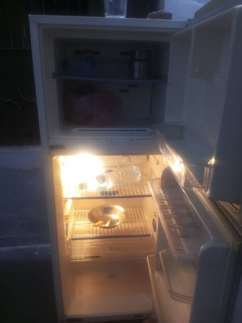 Fridge / Refrigerator in excelent condition for sale 5