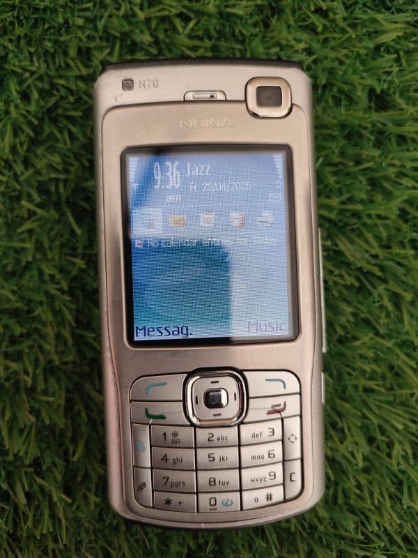 Nokia N70 Antique Phone 10/10 condition With original Charger 0