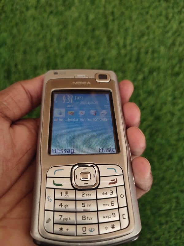 Nokia N70 Antique Phone 10/10 condition With original Charger 1
