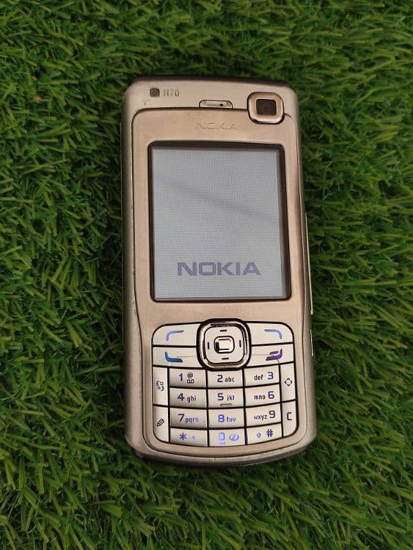 Nokia N70 Antique Phone 10/10 condition With original Charger 4