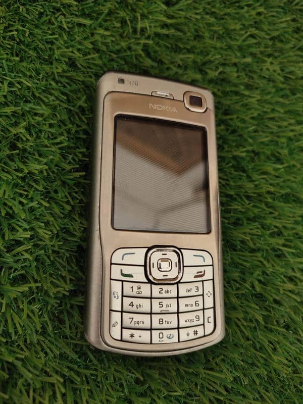 Nokia N70 Antique Phone 10/10 condition With original Charger 7
