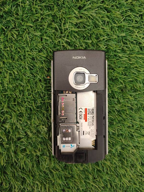 Nokia N70 Antique Phone 10/10 condition With original Charger 8