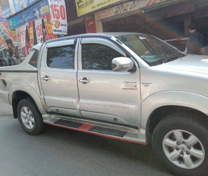 Toyota Hilux 2008 4