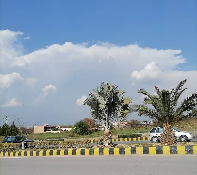 Buy A Centrally Located 7 Marla Residential Plot In Gulberg Residencia - Block V 10