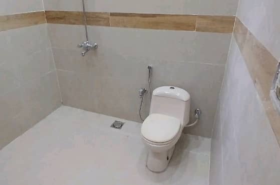 1 Kanal Upper Portion For Grabs In Johar Town 3