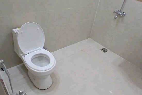 1 Kanal Upper Portion For Grabs In Johar Town 8