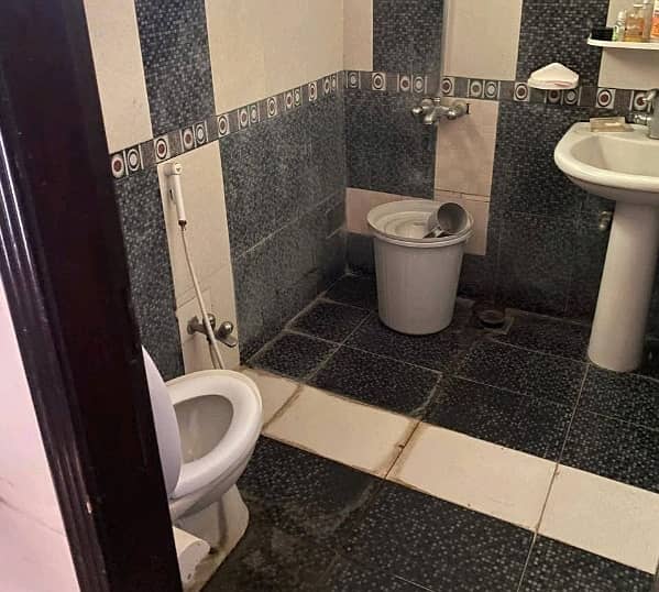 Lower Portion Of 8 Marla Available For rent In Military Accounts Housing Society 5