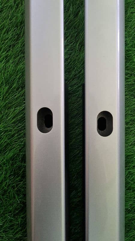 Toyota Hiux 2017-25 metal roof rails 1