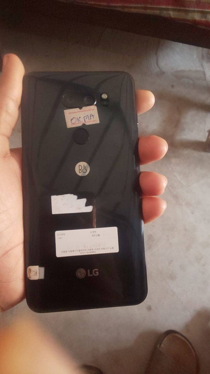 LG V30 10 by 10 condition wtsp 03200383234 4