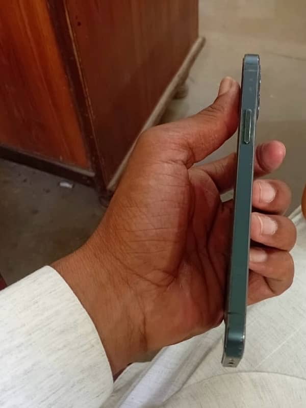 IPhone 12 pro 4