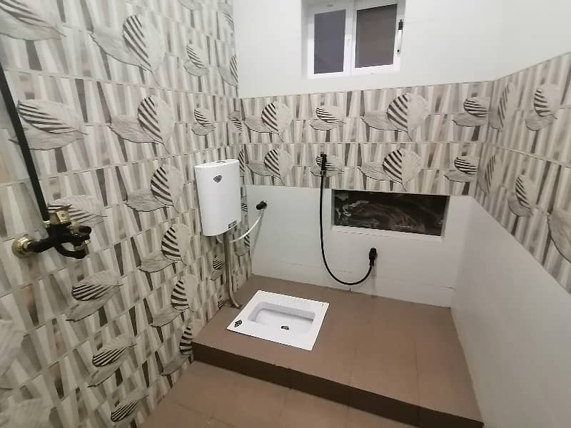 Tripple Storey 3 Marla House Available In Al Rehman Phase 2 - Block D For sale 4