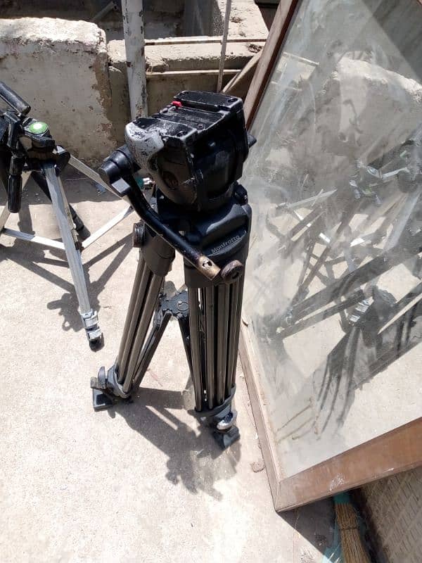 used camera stand 8 pcs 1