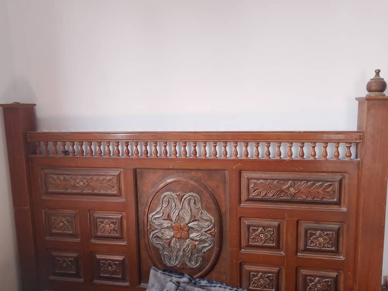 King size Bed pure Woden with side table 4