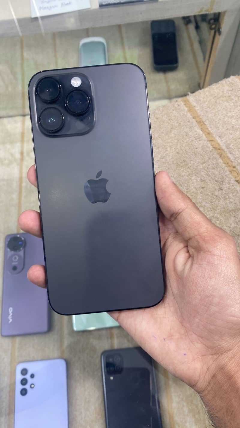 Iphone 14 pro max jv LLA 3