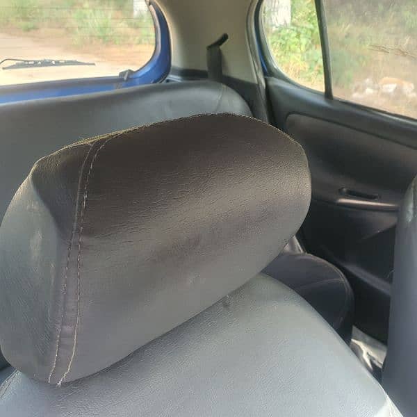 Toyota Vitz 2001 3