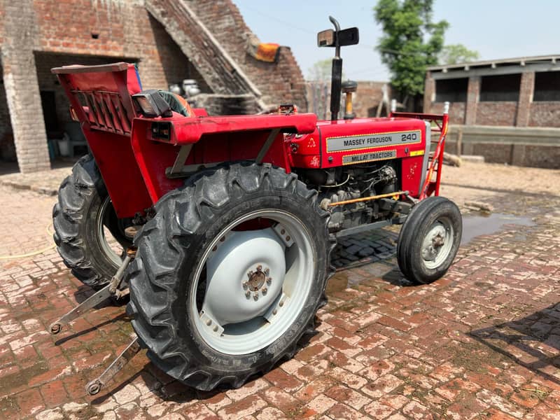 Massey Ferguson 240 Tractor Model 2018 3