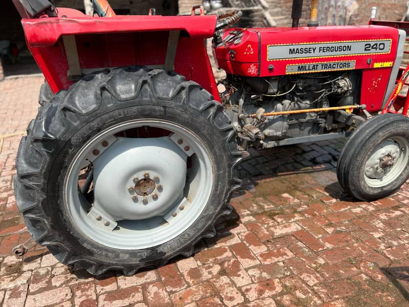 Massey Ferguson 240 Tractor Model 2018 5