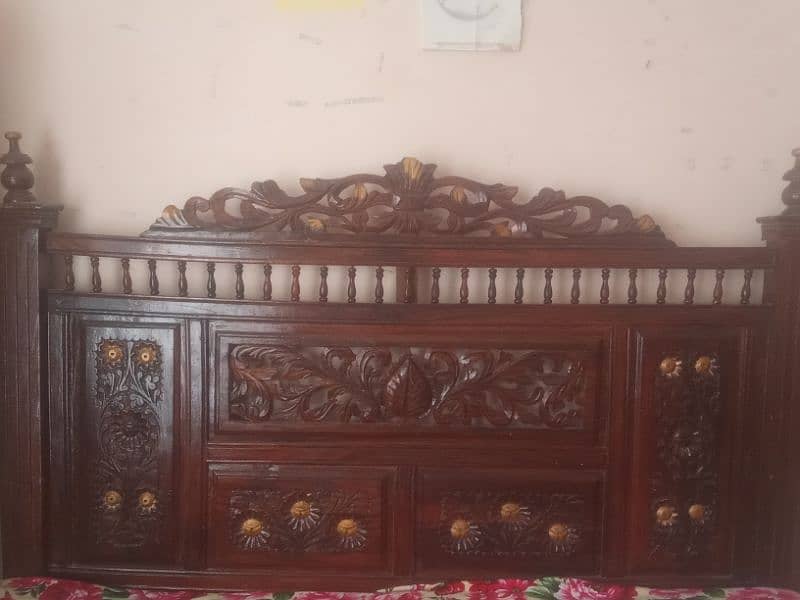 wooden king size bed 0