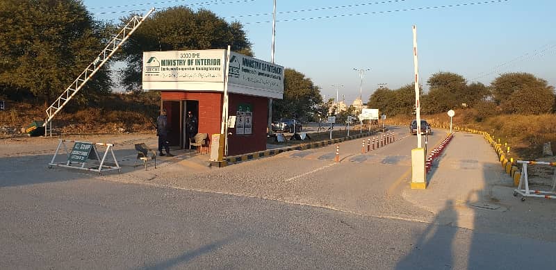 50x90 Possession Level Double Road Plot Available 2