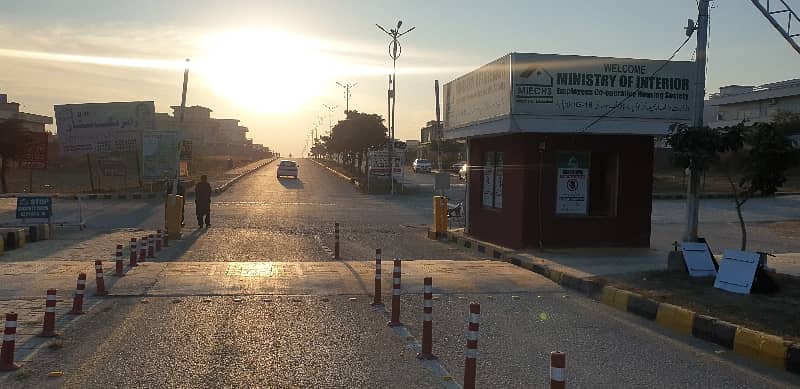 50x90 Possession Level Double Road Plot Available 5