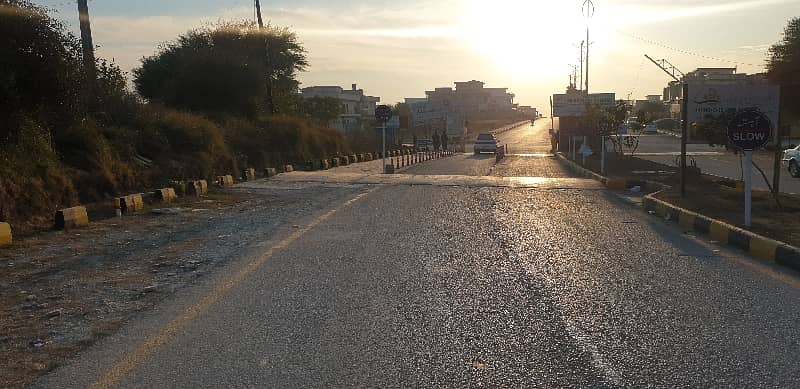 50x90 Possession Level Double Road Plot Available 7