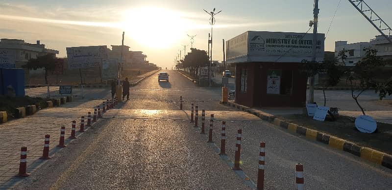 50x90 Possession Level Double Road Plot Available 45
