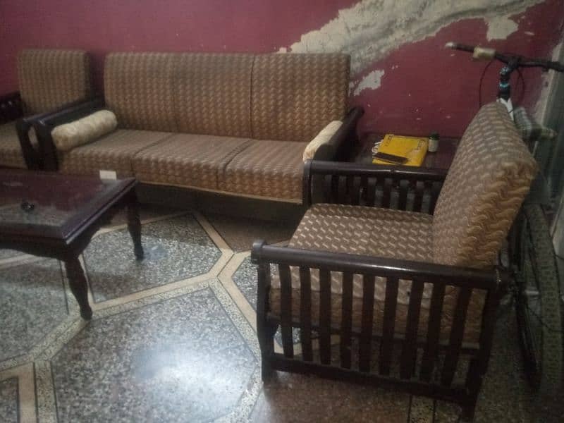 Sofa for sale home used 5 seater sofa 1